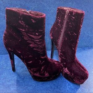 Shoe Dazzle Sheba Red Velvet Stiletto Heel Heeled Short Bootie Womens US Sz 7.5